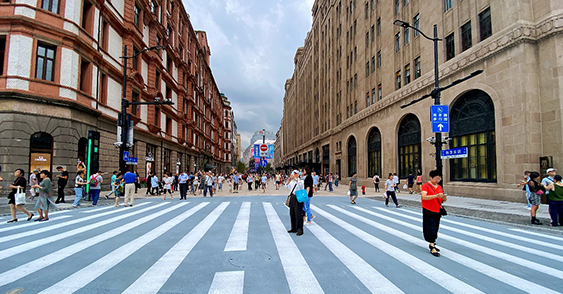 低吸热路面材料